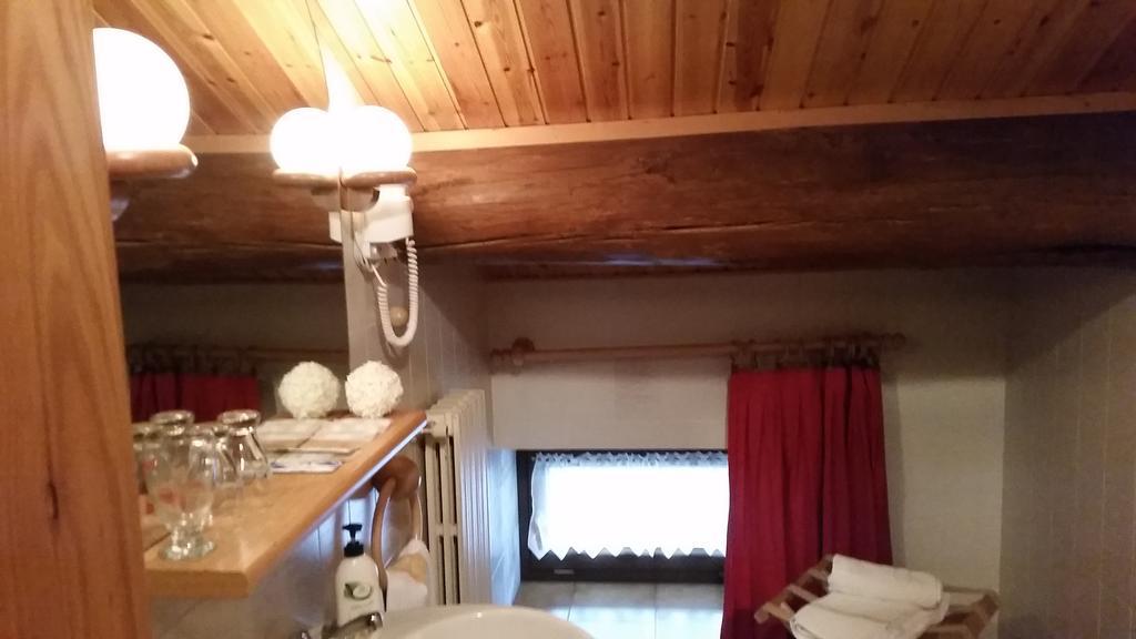 Hotel Aurora Vallarsa الغرفة الصورة