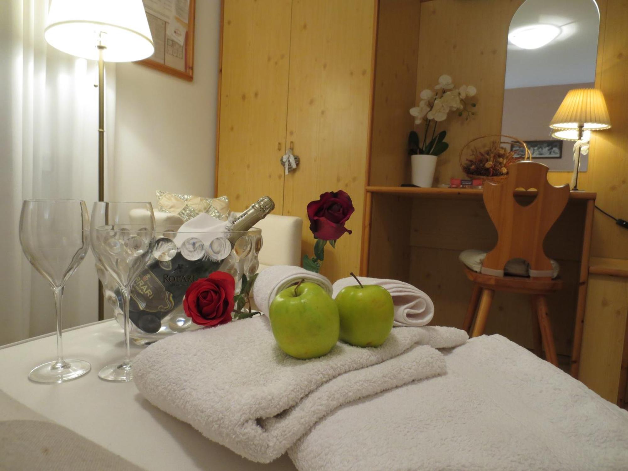 Hotel Aurora Vallarsa المظهر الخارجي الصورة