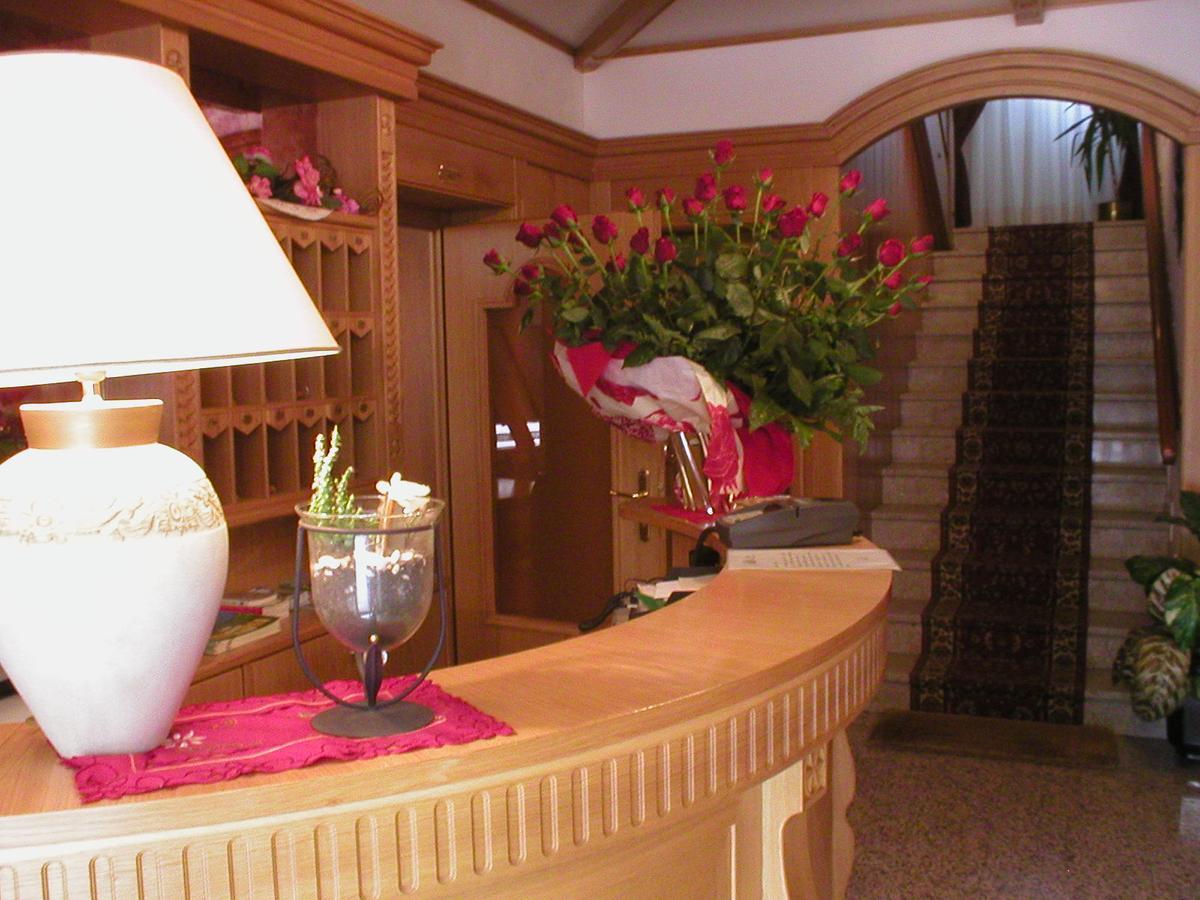 Hotel Aurora Vallarsa المظهر الخارجي الصورة